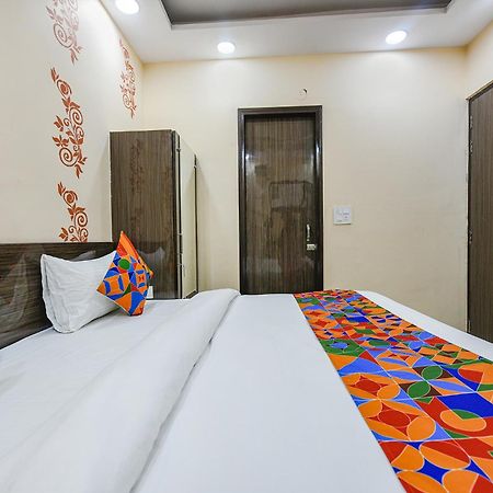 Fabexpress Unicon Hotel New Delhi Eksteriør billede