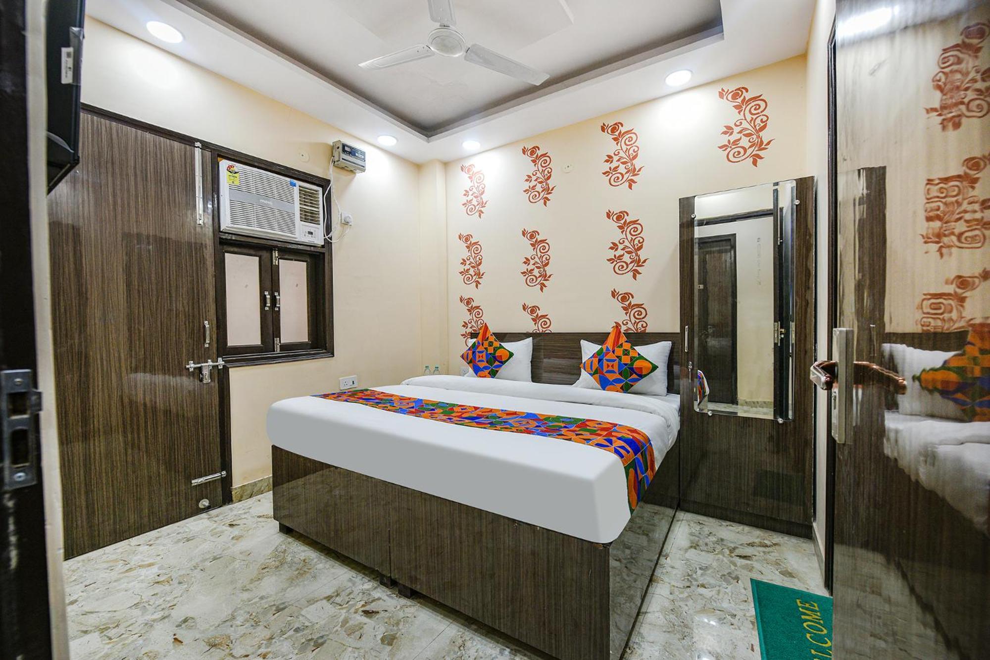 Fabexpress Unicon Hotel New Delhi Eksteriør billede