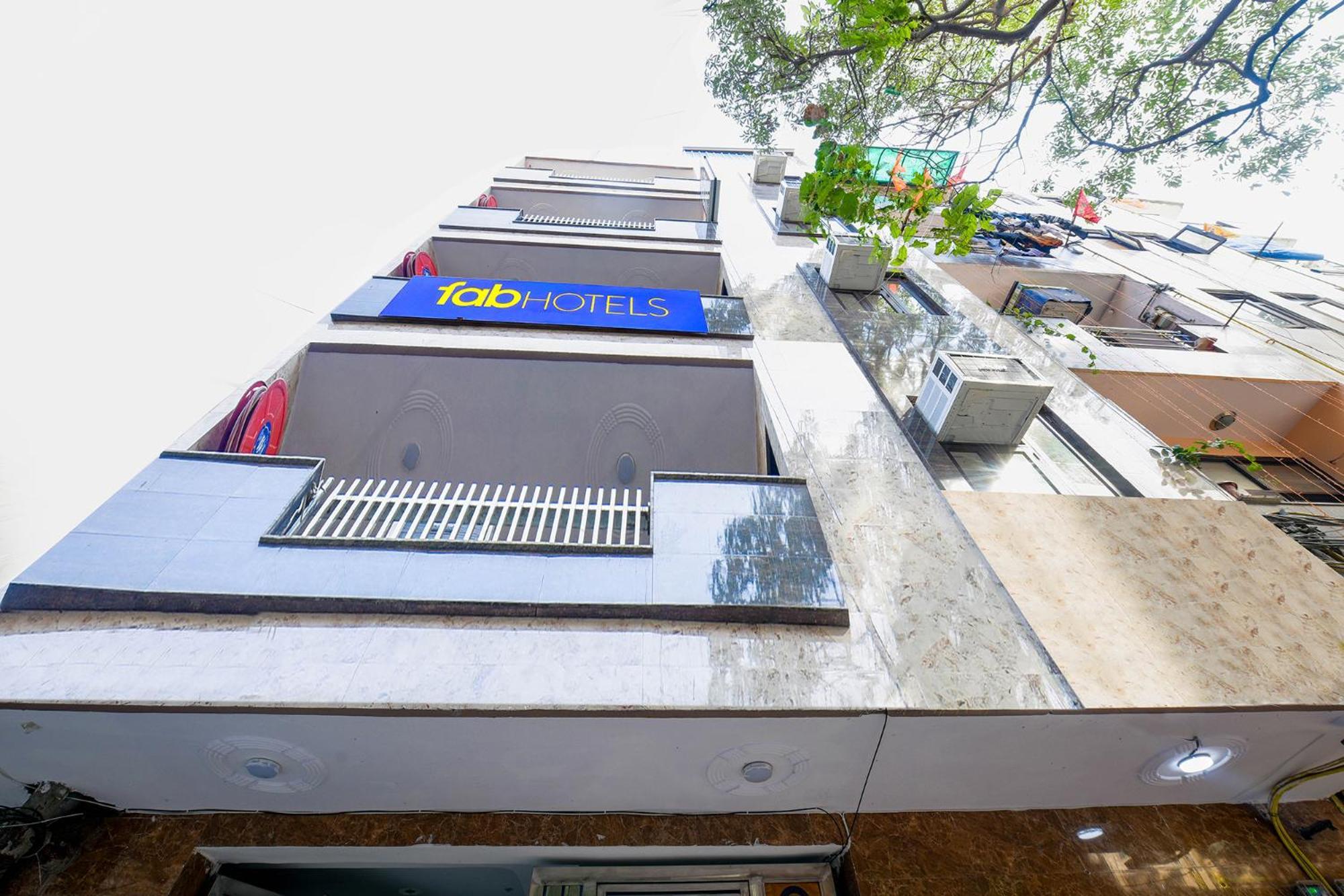 Fabexpress Unicon Hotel New Delhi Eksteriør billede