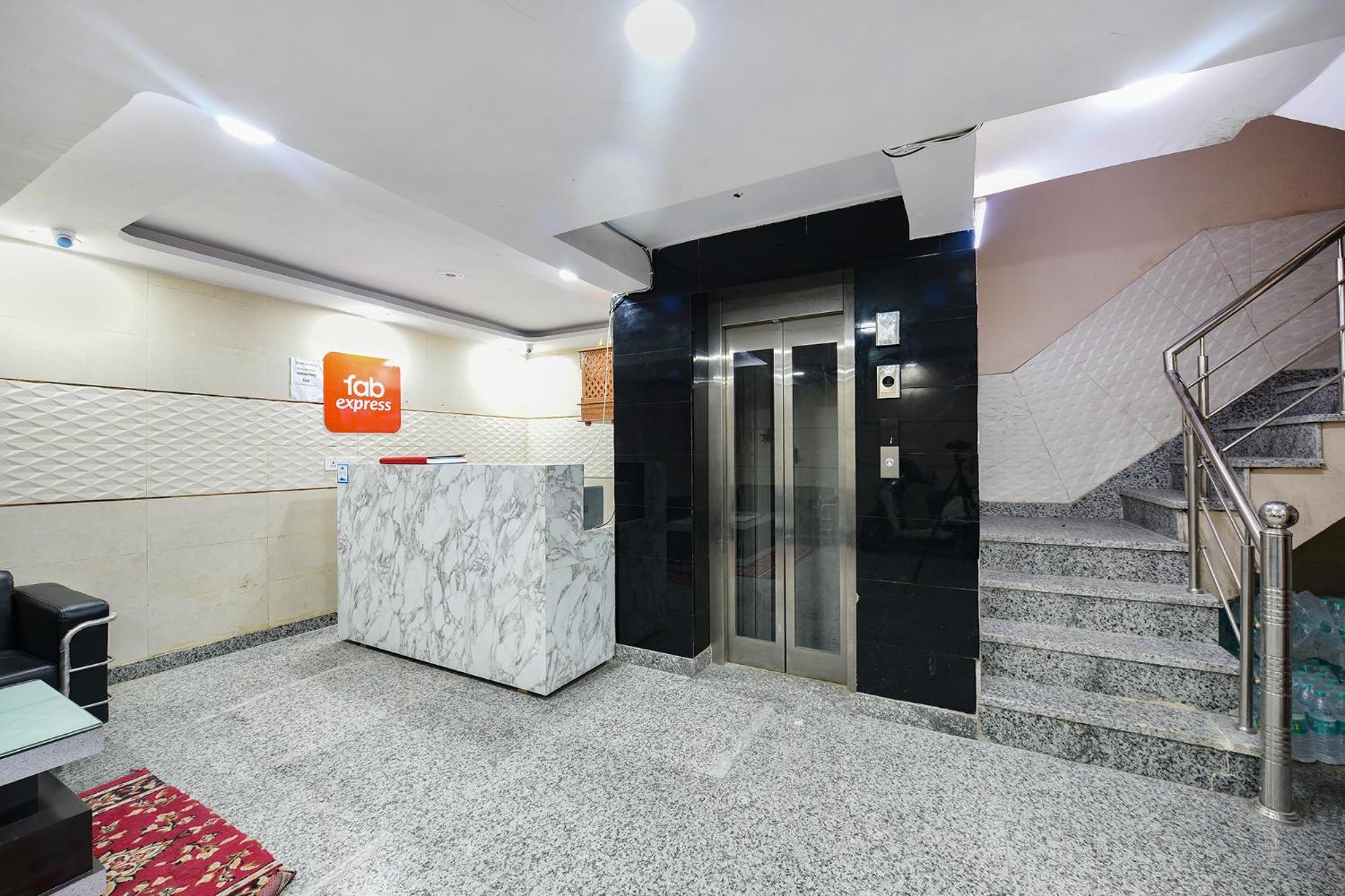 Fabexpress Unicon Hotel New Delhi Eksteriør billede